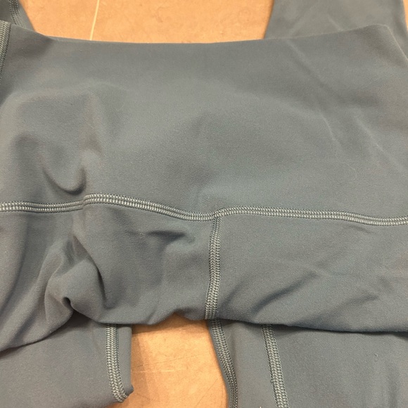 Lululemon size 6 leggings.  Blue high rise.  Great condition! - Picture 5 of 7